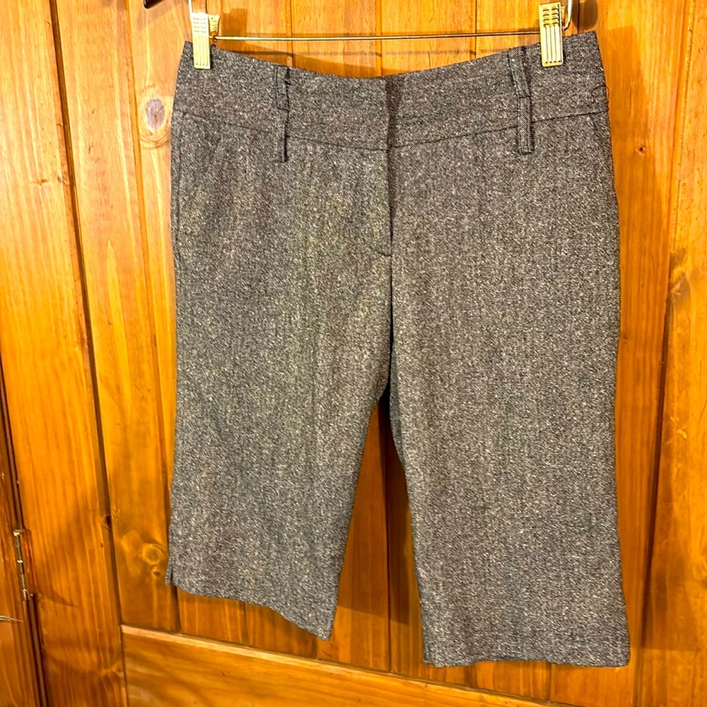 LAUNDRY by Shelli Segal Women's Wool mix FALL SHORTS Size 4 Midi Length